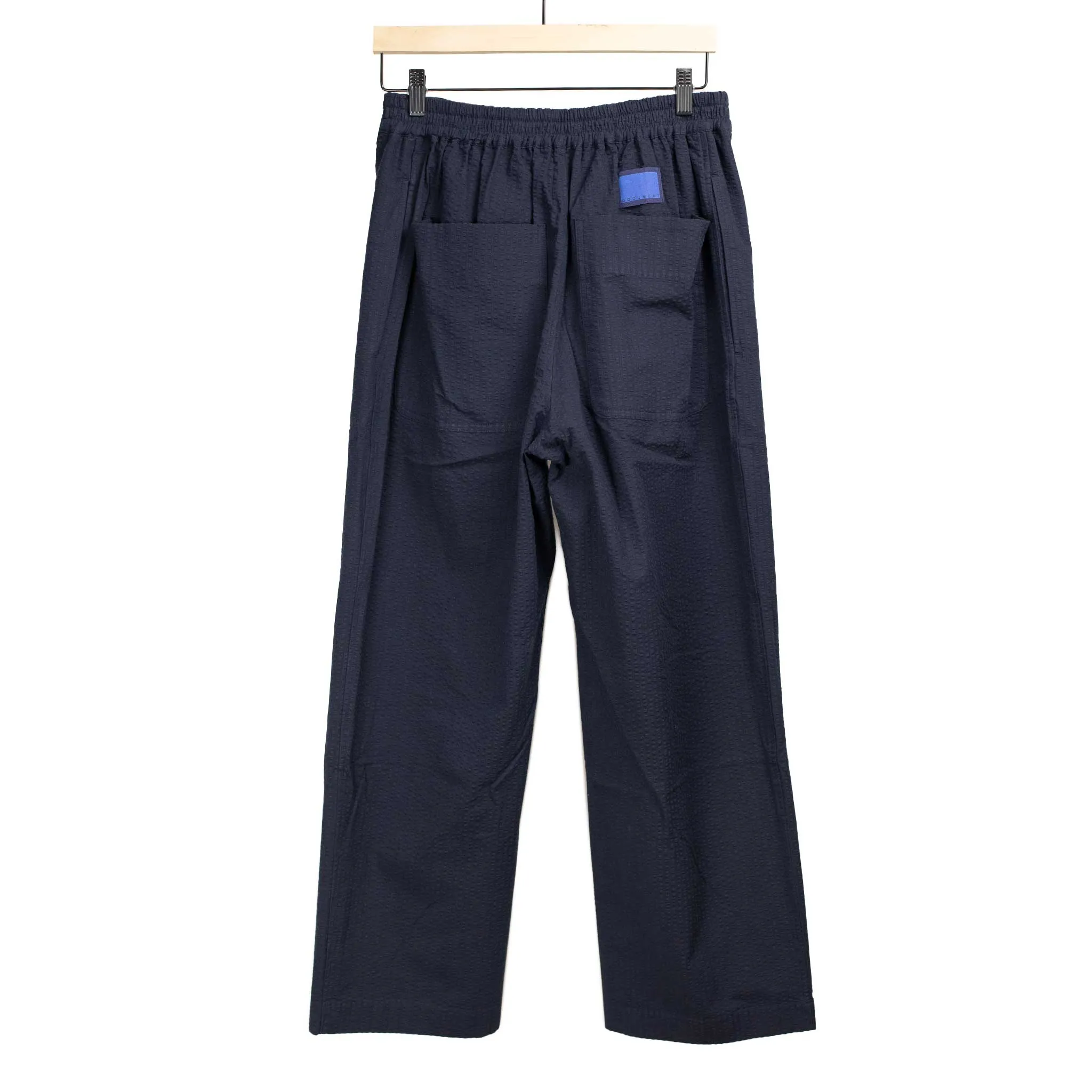 Easy drawstring pants in navy cotton seersucker